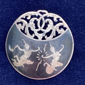 Vintage Siam sterling silver Thai dancers round brooch pin